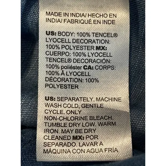 Chicos Size 2 US 12‎ / 14 Blue Chambray Embroidered Sleeve Tunic V Neck - Picture 7 of 9